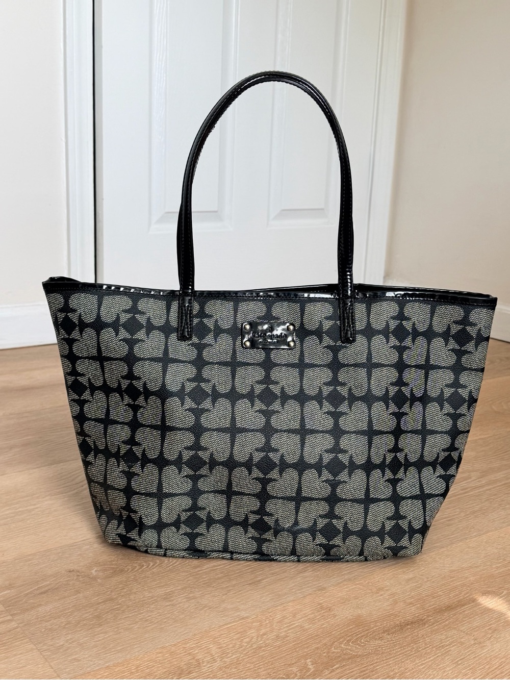 Kate Spade New York Ace of Spades Harmony Tote Black Spade Print Large Beach Bag